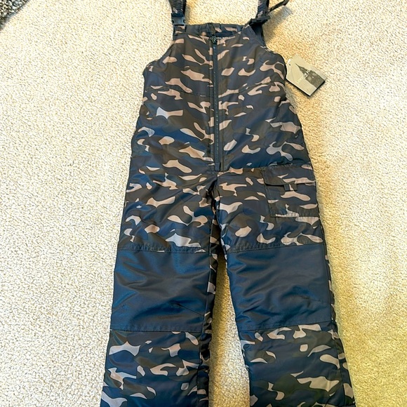 NWT Boys London Fog Snow Pants, size 7 - Picture 1 of 1